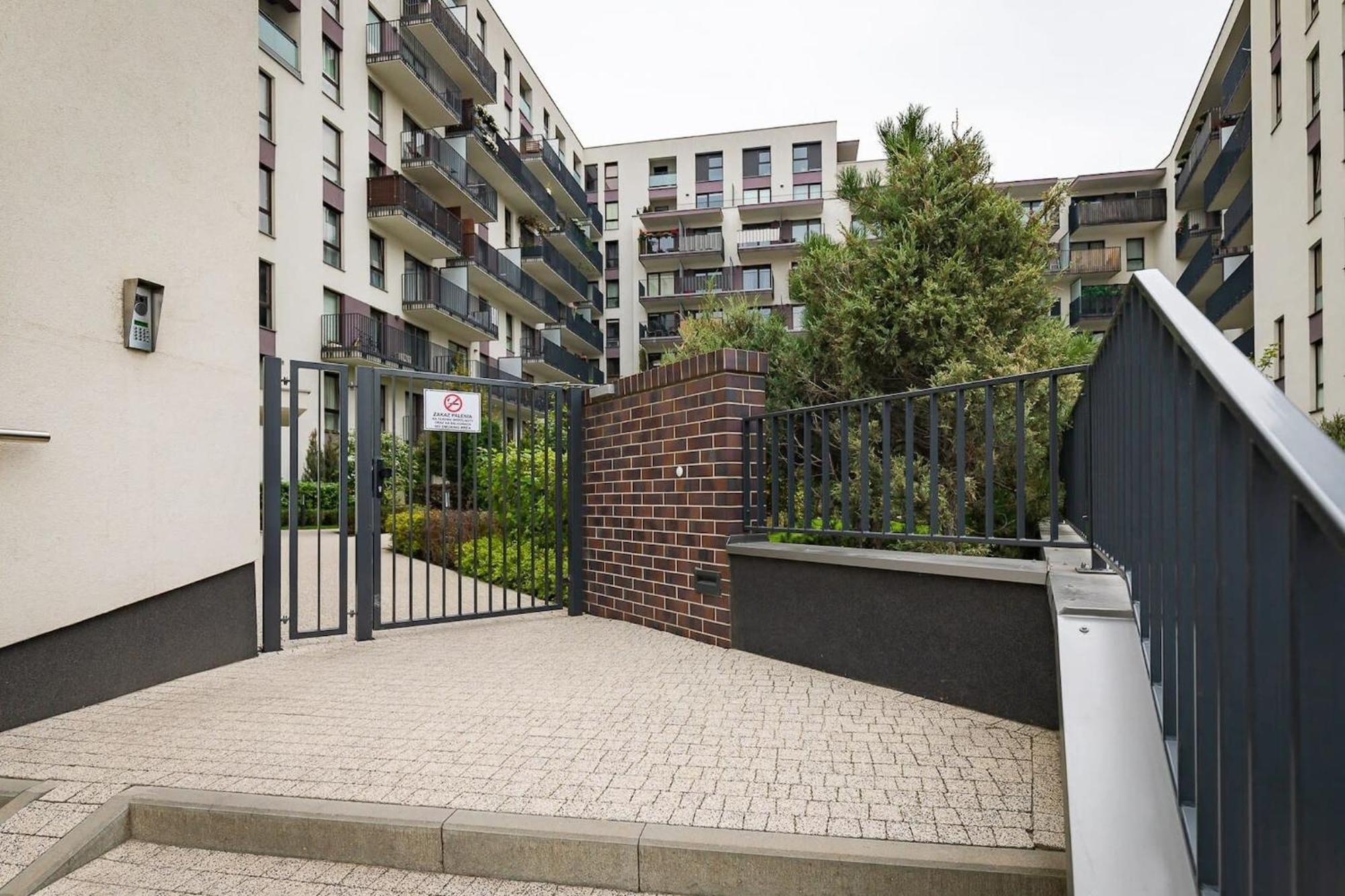 Burakowska 16 - Modern Apartment With Balcony Noclegi Renters Βαρσοβία Εξωτερικό φωτογραφία